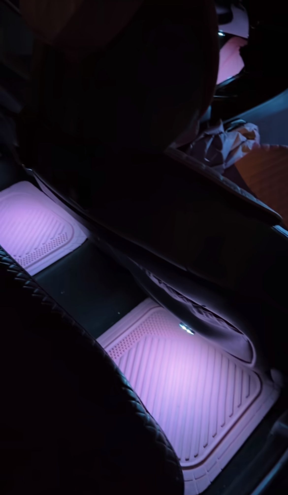 Wiederaufladbares LED-Beleuchtungsset für das Auto
